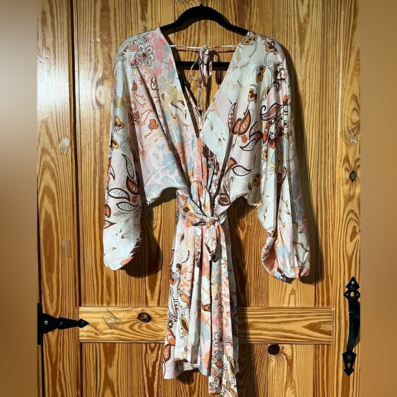 Aakaa Deep V Front and Deep V Back Balloon Sleeve Tie Back Paisley Mini Dress - Picture 3 of 16